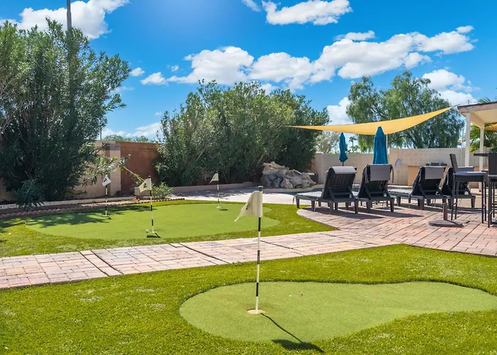 Holiday home Modern 4br Oasis With Pool Huge Yard&putting Phoenix