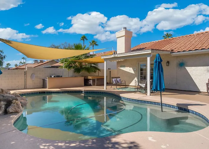 Holiday home Modern 4br Oasis With Pool Huge Yard&putting Phoenix